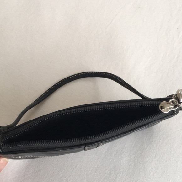 COACH black leather wristlet - Picture 3 of 4